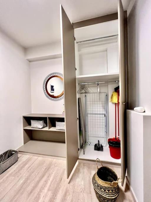 Lovely 1-Bedroom 2 Minutes From Beach Atena Exterior foto