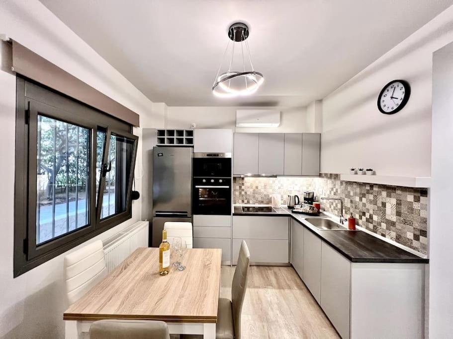 Lovely 1-Bedroom 2 Minutes From Beach Atena Exterior foto